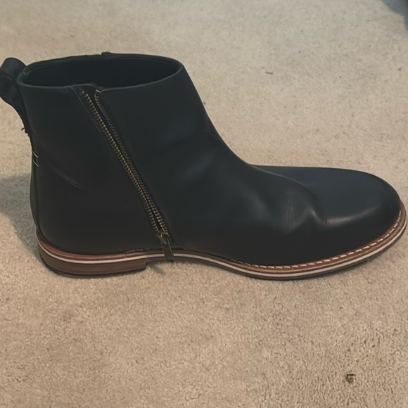 Helm Boots. Good condition - never worn in rain. Probably worn 15 times - Picture 1 of 5
